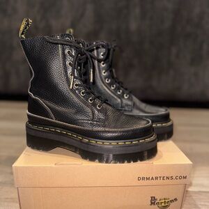 Dr. Martens Jadon Zip size 8